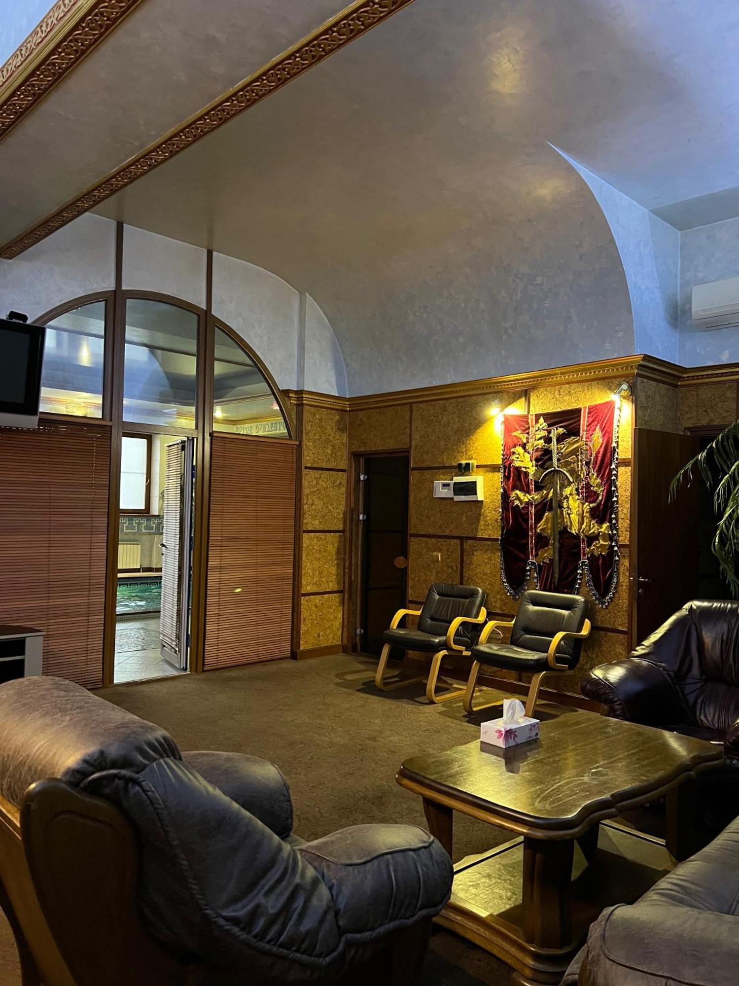 Kamelot Hotel Kiev Ngoại thất bức ảnh