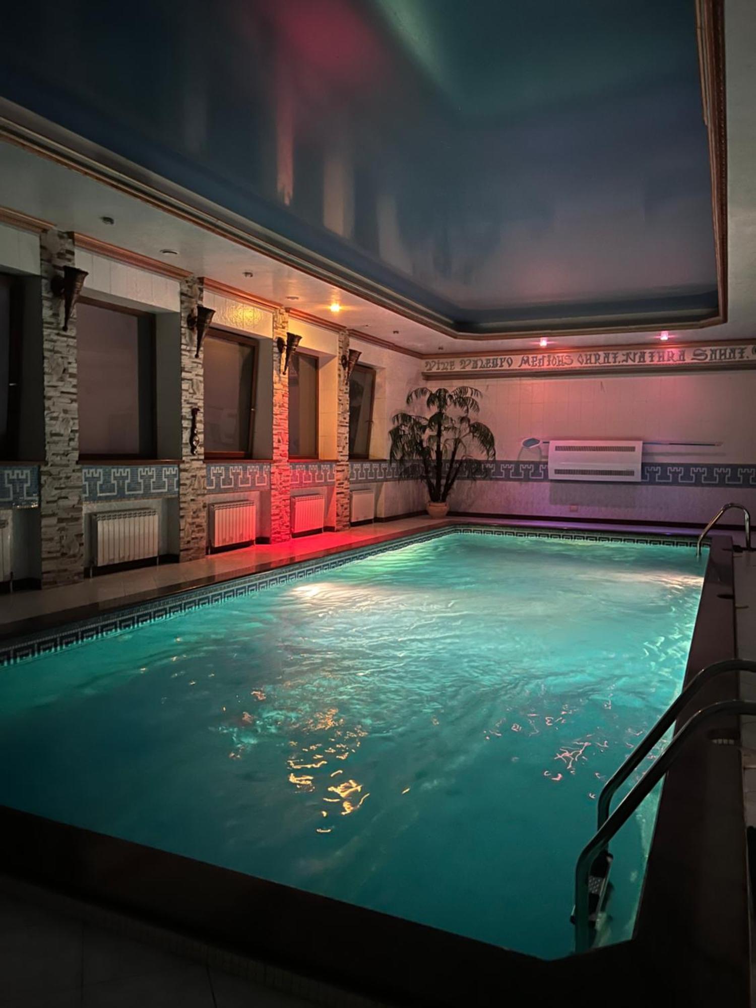 Kamelot Hotel Kiev Ngoại thất bức ảnh
