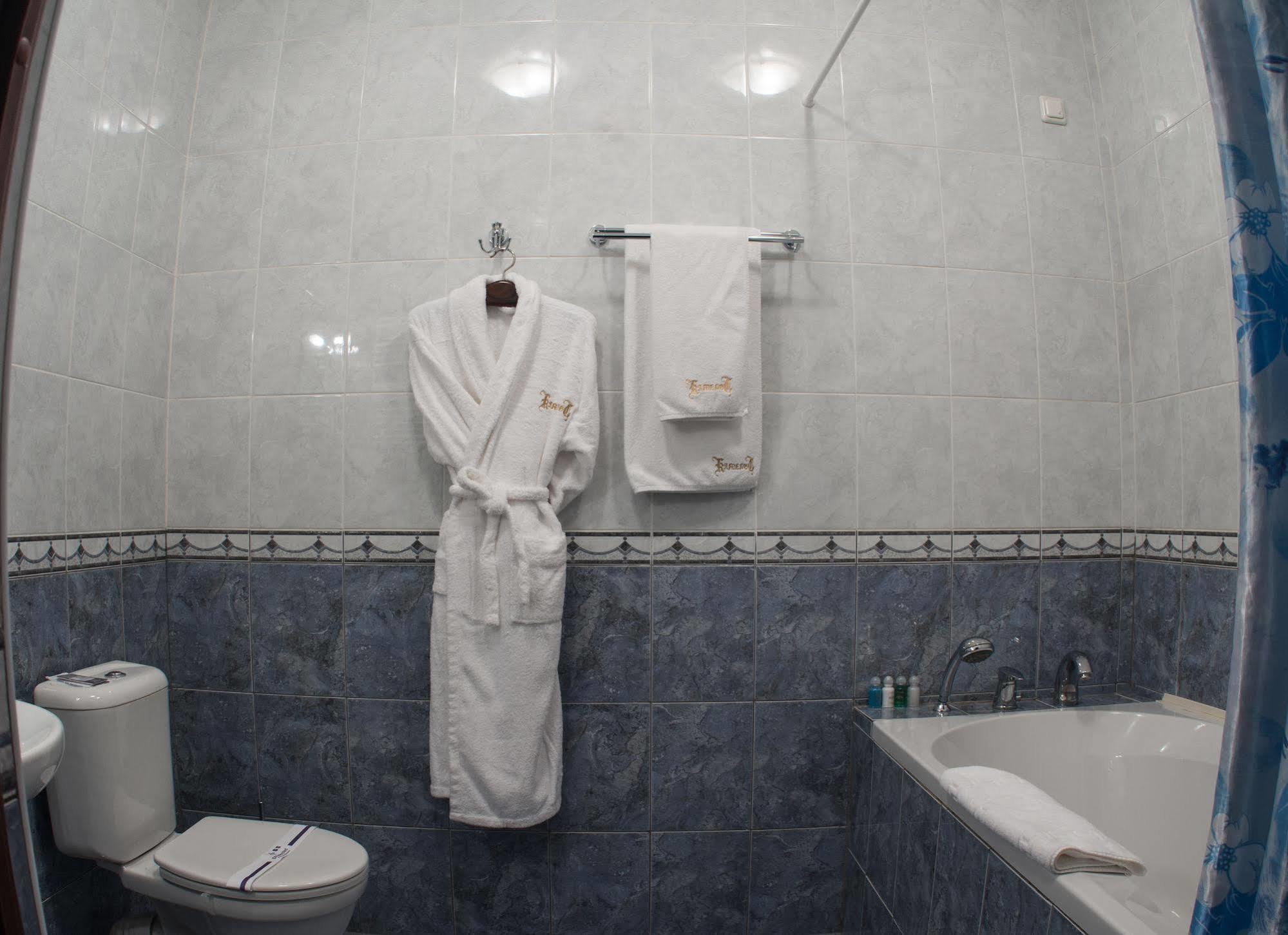 Kamelot Hotel Kiev Ngoại thất bức ảnh