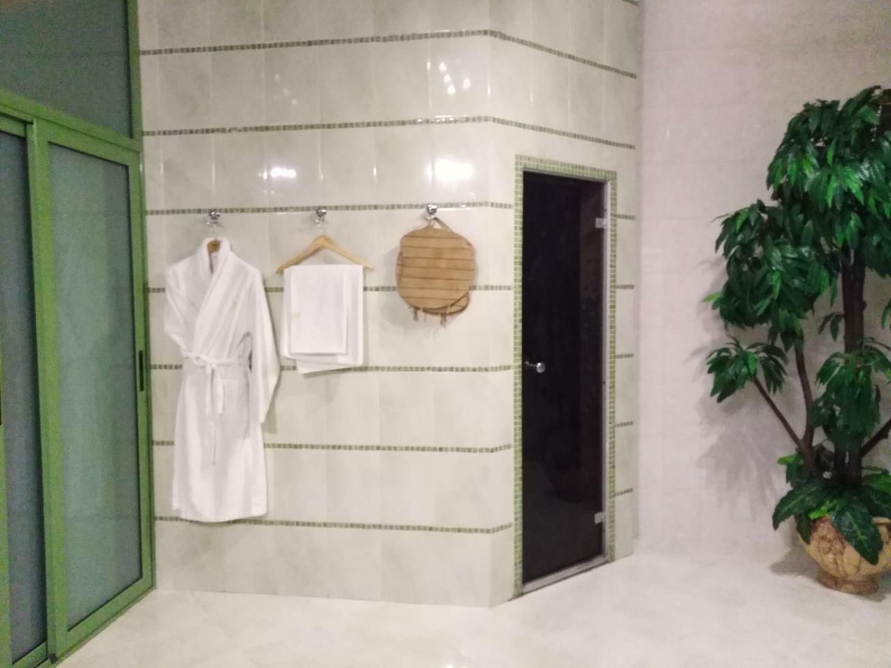 Kamelot Hotel Kiev Ngoại thất bức ảnh